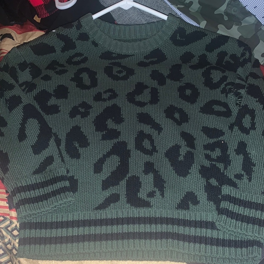 New Art Class Small 4T Olive Green Sweater